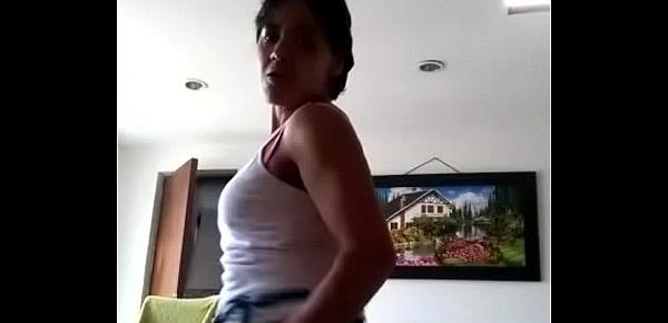  colombiana me baila en video llamada por WhatsApp